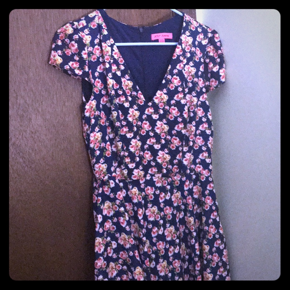 Betsy Johnson dress 👗